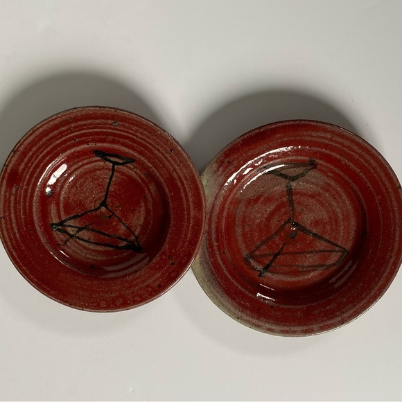 Pottery Hand Thrown Studio Plates Set of 2 with Martini Glass Burgundy Red EUC - Picture 15 of 16
